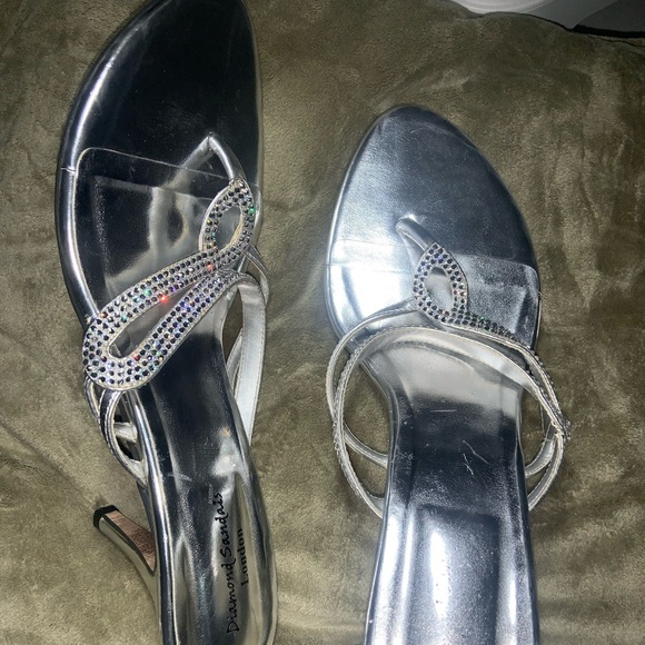 CINDERELLA HEELS - Picture 2 of 3